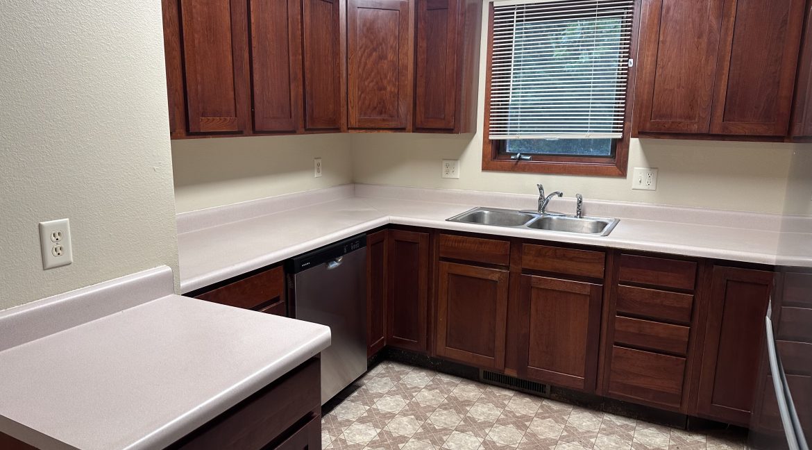 1118 Prairie Du Chien Kitchen2 2025