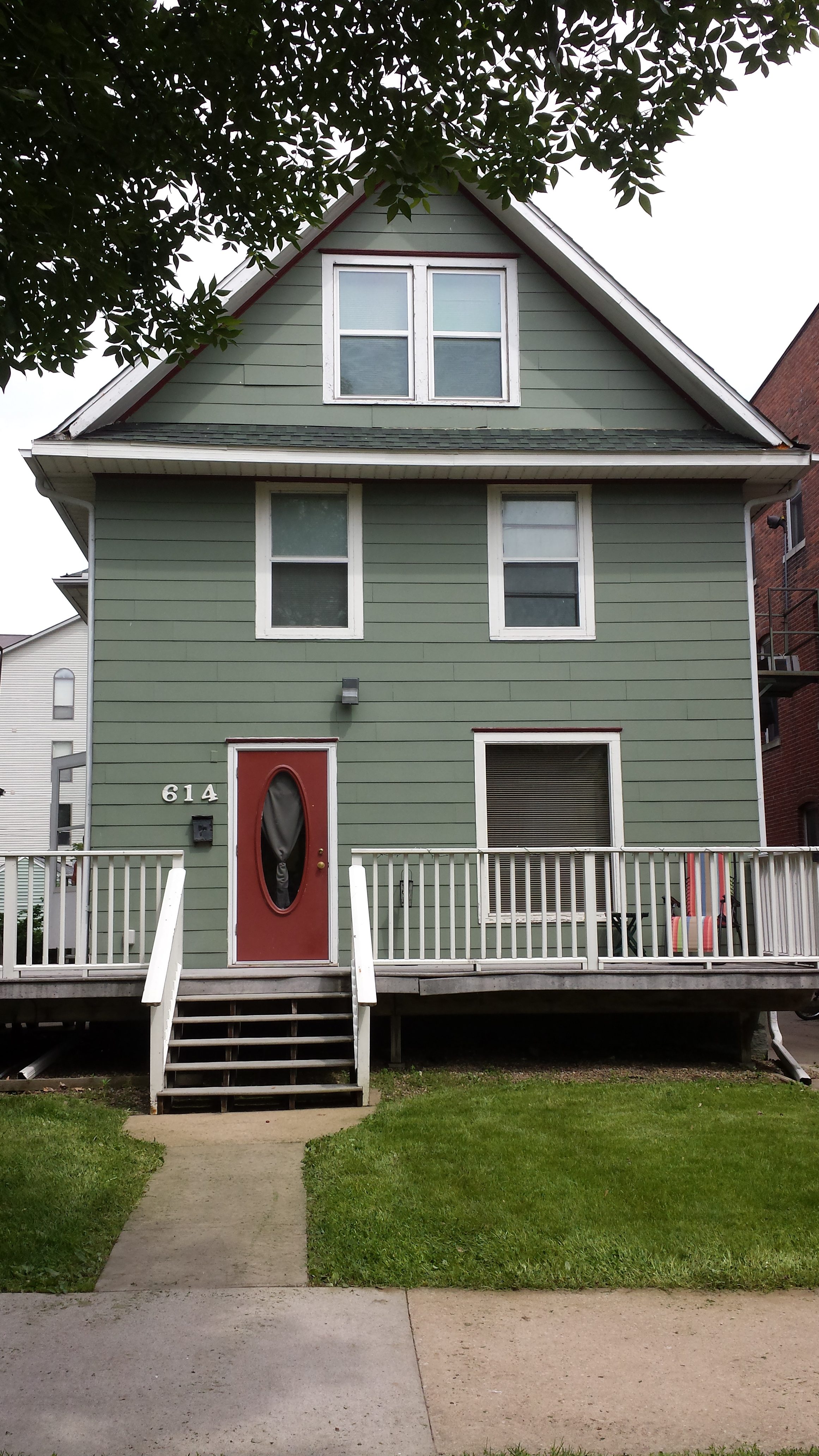 614 S. Clinton St #1 – 3 Bedroom AUGUST 2024