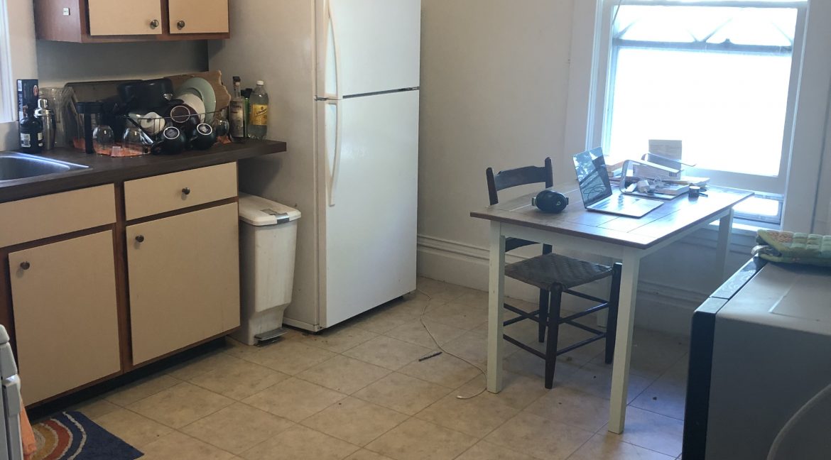 405 #3 kitchen